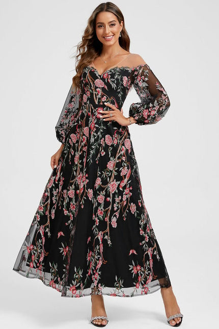 Robe Noire Et Accessoires