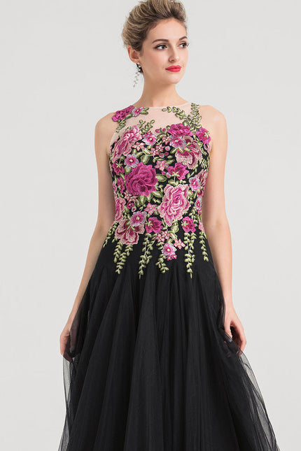 Robe Trapèze En Tulle Noir - gallery 1