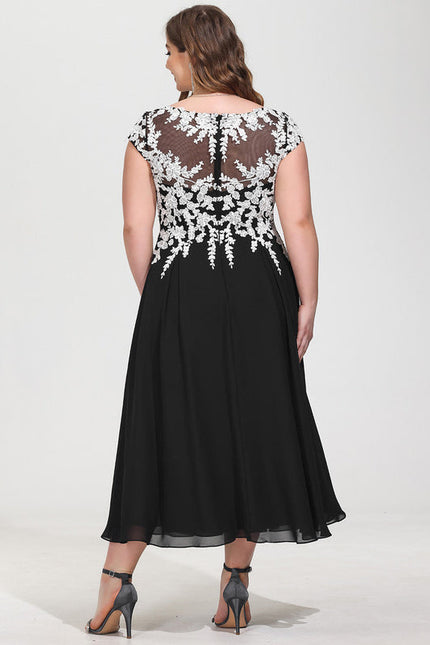 Robe Trapèze Chic À Broderies Blanches - gallery 9