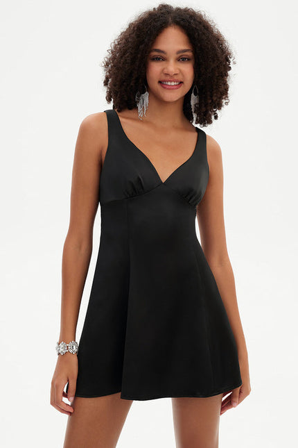 Robe Noire Chic À Bretelles - gallery 6