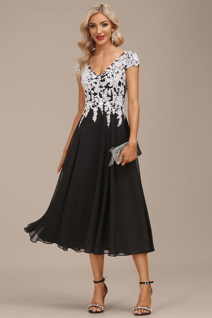 Robe Trapèze Chic À Broderies Blanches - gallery 6