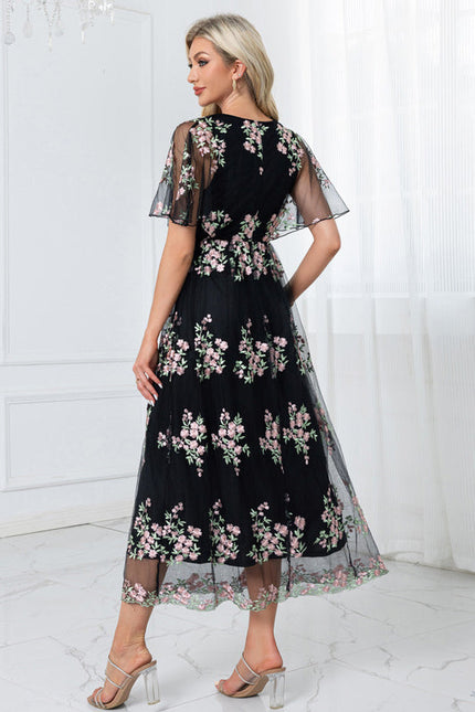 Robe Noire Broderie - gallery 1