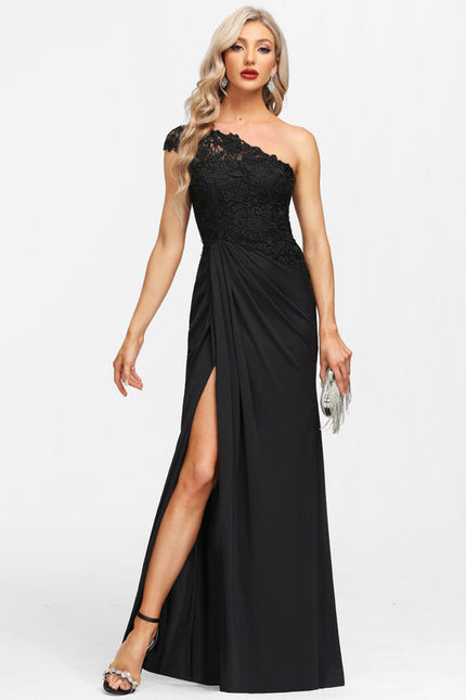 Robe Noire Asymétrique Élégante Fendue