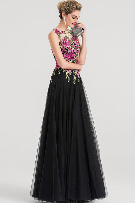 Robe Trapèze En Tulle Noir - gallery 2