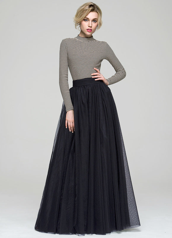 Robe Trapèze Noire En Tulle - gallery 1