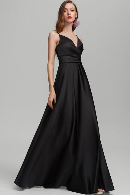 Robe Noire Luxe Satinée Fendue - gallery 1