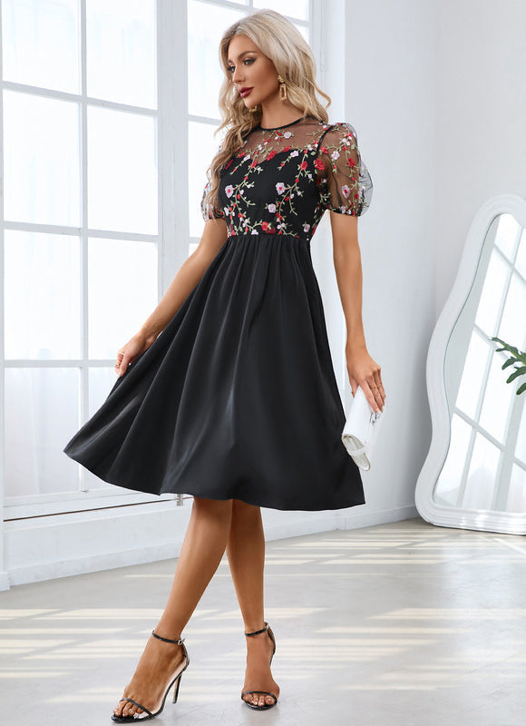 Robe Noir Broderie Anglaise - gallery 1