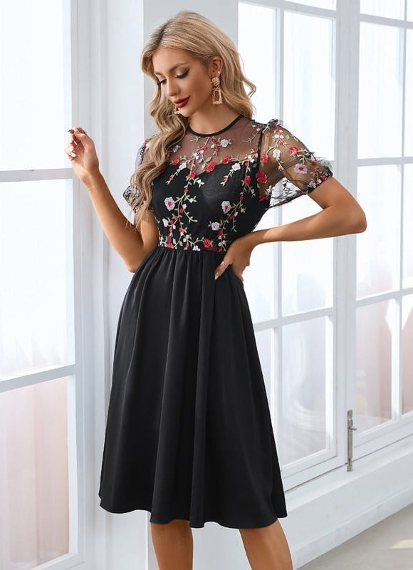 Robe Noir Broderie Anglaise