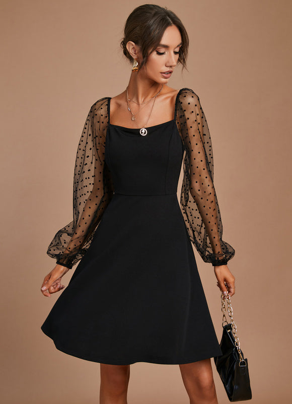 Robe Noire À Manches Transparentes