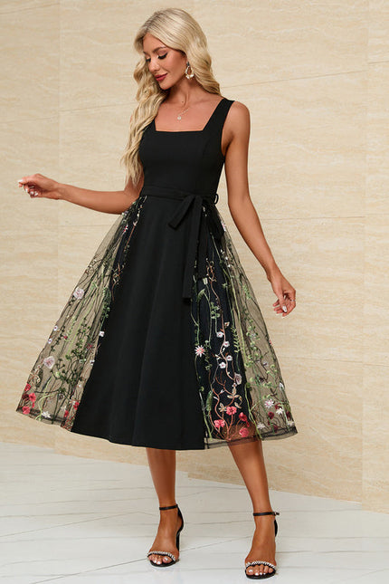 Robe Noire Chic À Tulle Brodé - gallery 4