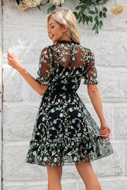 Robe Brodée À Volants Floraux - gallery 1