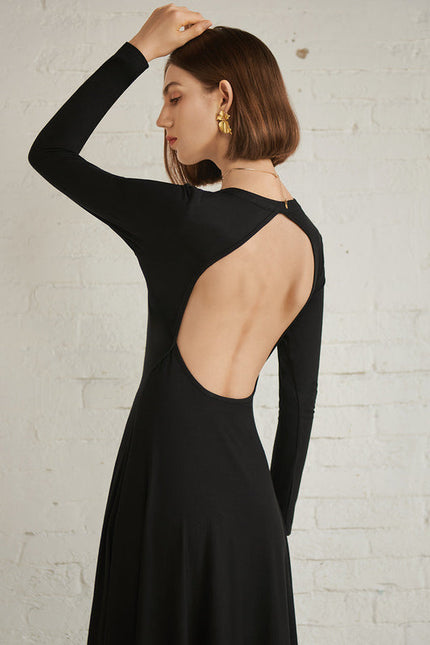 Robe Noire Chic À Boutons Élégants - gallery 1