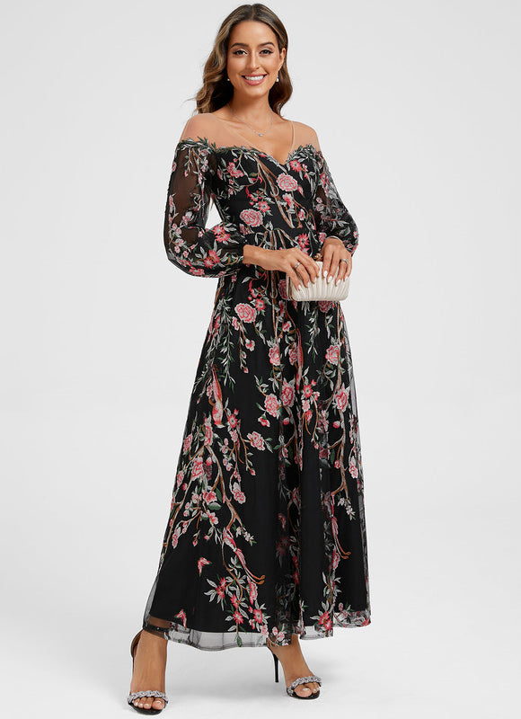 Robe Noire Et Accessoires - gallery 1