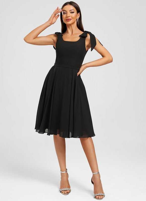 Robe Noire Chic À Nœuds