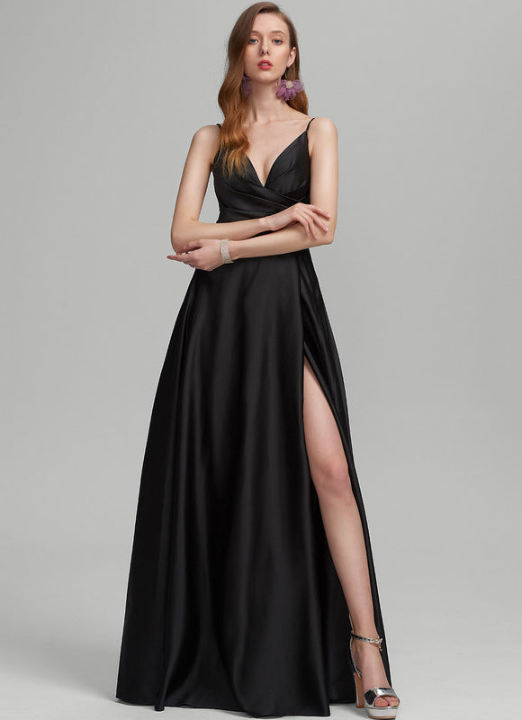 Robe Noire Luxe Satinée Fendue - gallery 3