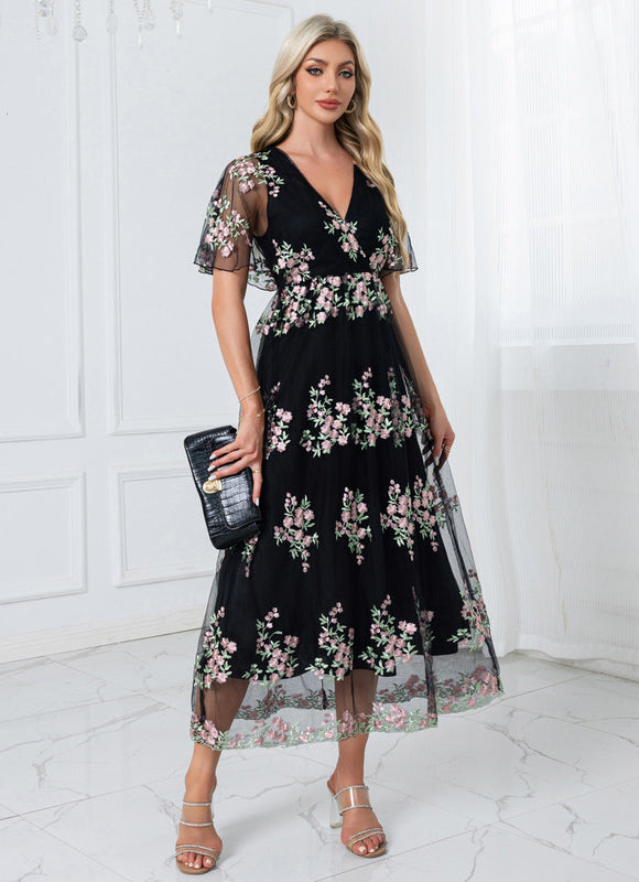 Robe Noire Broderie - gallery 4