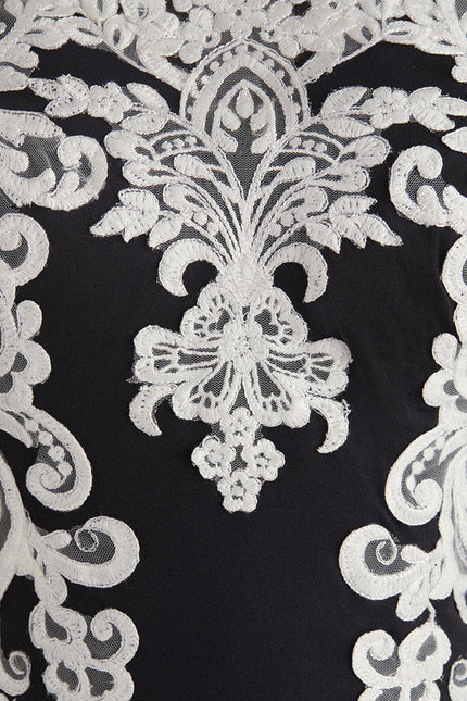 Robe Fourreau Élégante À Broderies - gallery 3