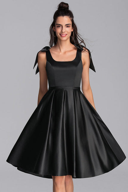 Robe Noire Luxe Satinée À Nœuds