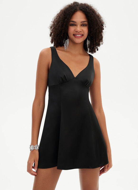 Robe Noire Chic À Bretelles - gallery 6