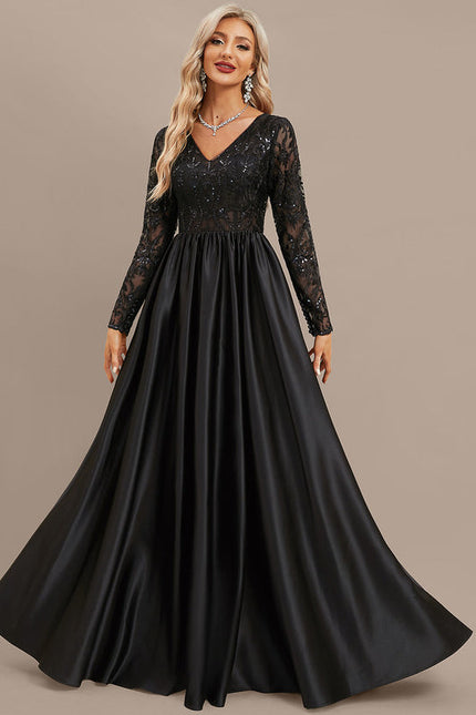 Robe Noire Luxe Satinée Élégante