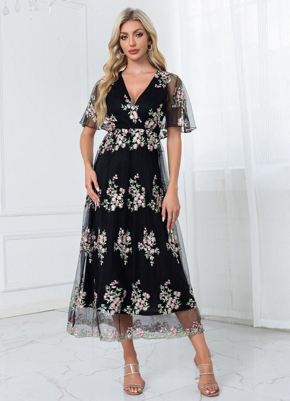 Robe Noire Broderie