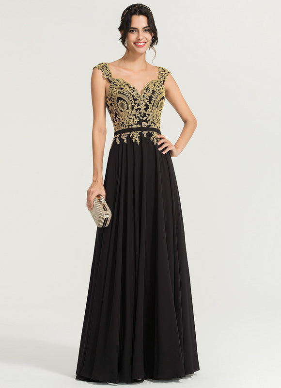 Robe Noire Luxe À Broderies Dorées - gallery 1