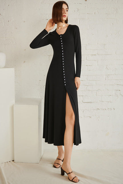 Robe Noire Chic À Boutons Élégants - gallery 2