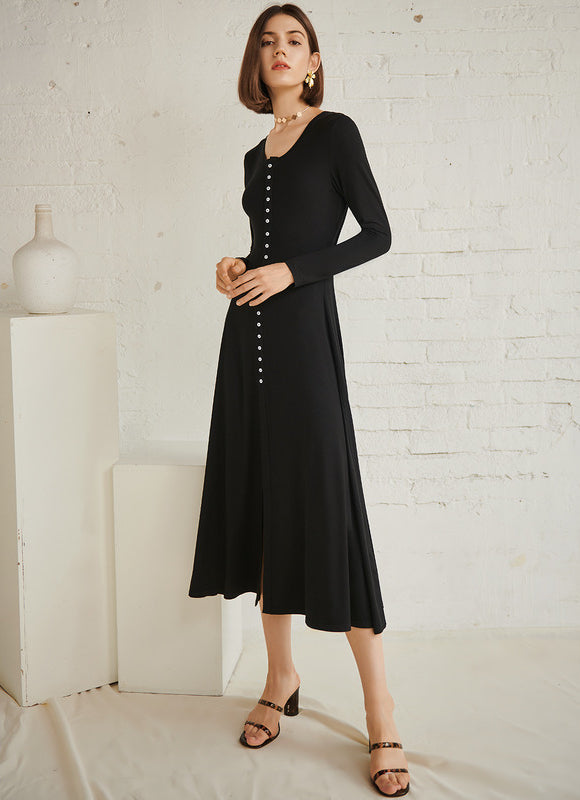 Robe Noire Chic À Boutons Élégants - gallery 3