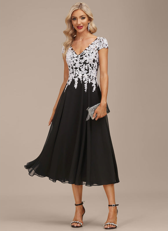 Robe Trapèze Chic À Broderies Blanches - gallery 6