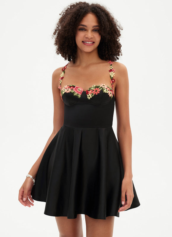 Robe Noire Luxe Brodée - gallery 4