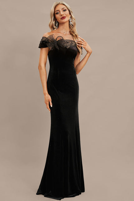 Robe Noire Luxe Velours Élégante