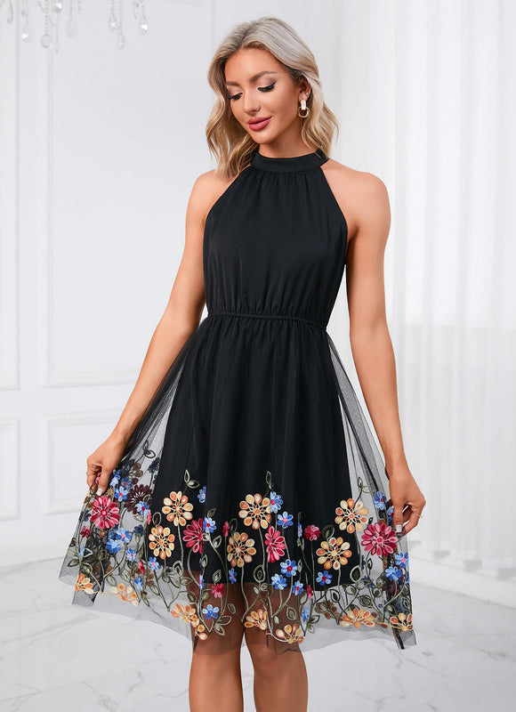Robe Noire Tulle Brodée Florale
