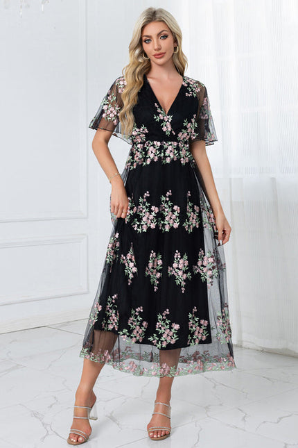 Robe Noire Broderie - gallery 3
