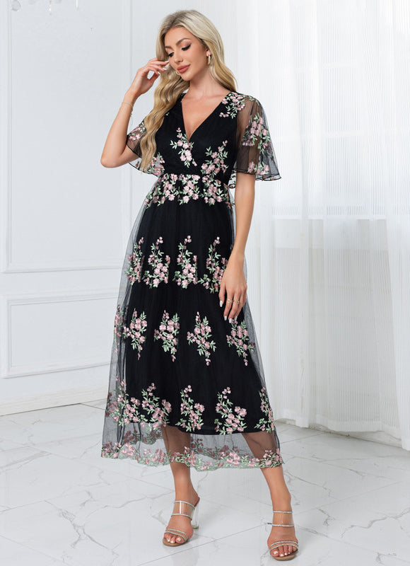 Robe Noire Broderie - gallery 5