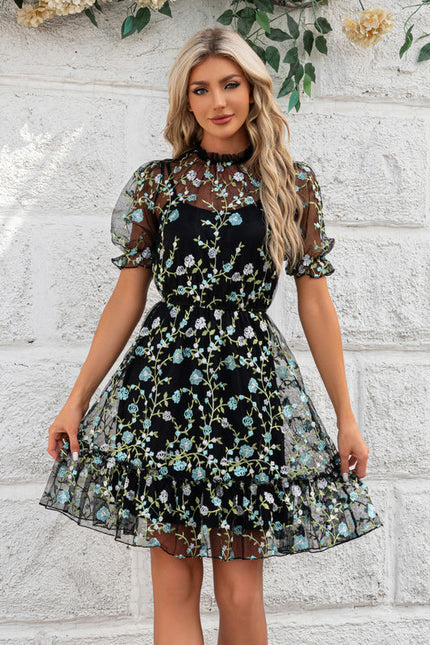 Robe Brodée À Volants Floraux