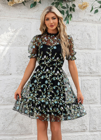 Robe Brodée À Volants Floraux