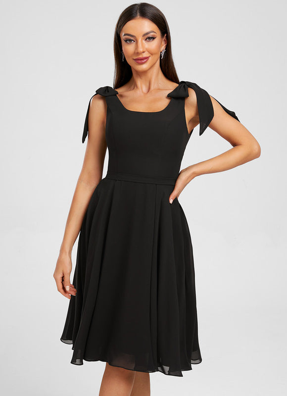 Robe Noire Chic À Nœuds - gallery 1