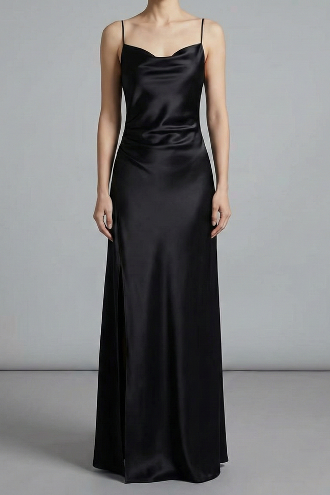 Robe Noire Satinée Fendue Élégante