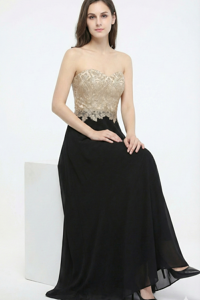 Robe Noire Luxe À Broderies Dorées