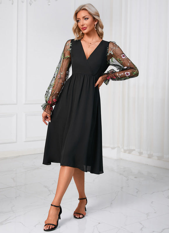 Robe Noire Luxe À Manches Brodées - gallery 3