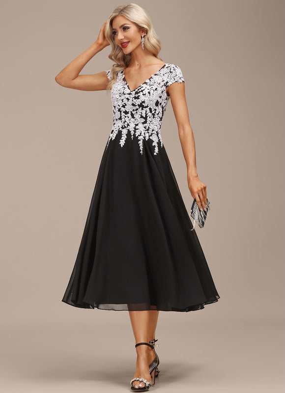 Robe Trapèze Chic À Broderies Blanches - gallery 5