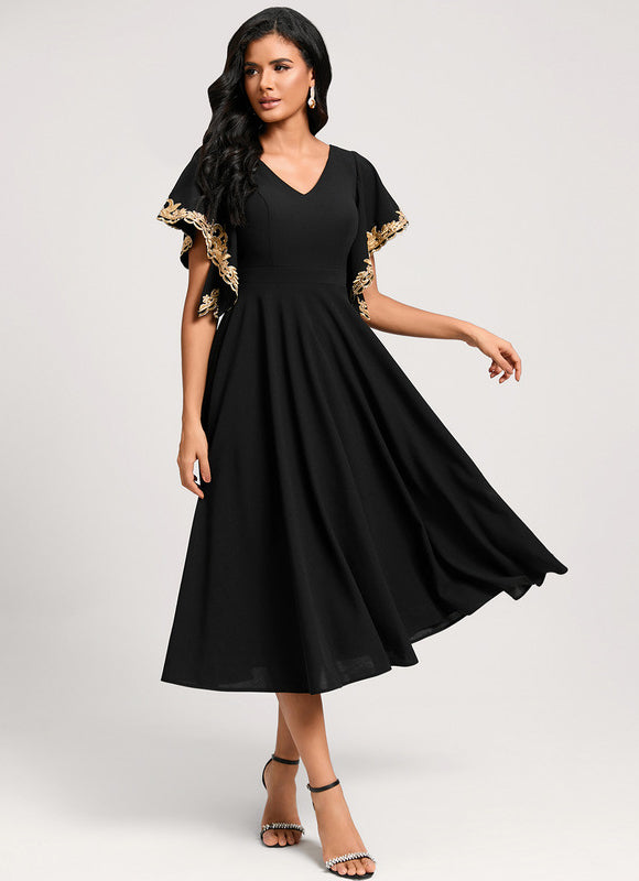 Robe Trapèze Chic À Appliques Dorées - gallery 3