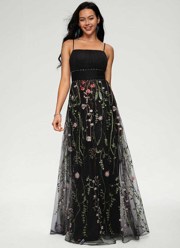 Robe Tulle Brodée Élégante Noire