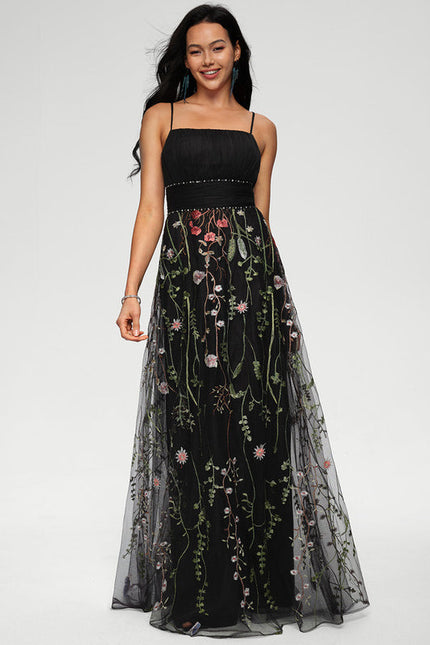 Robe Tulle Brodée Élégante Noire