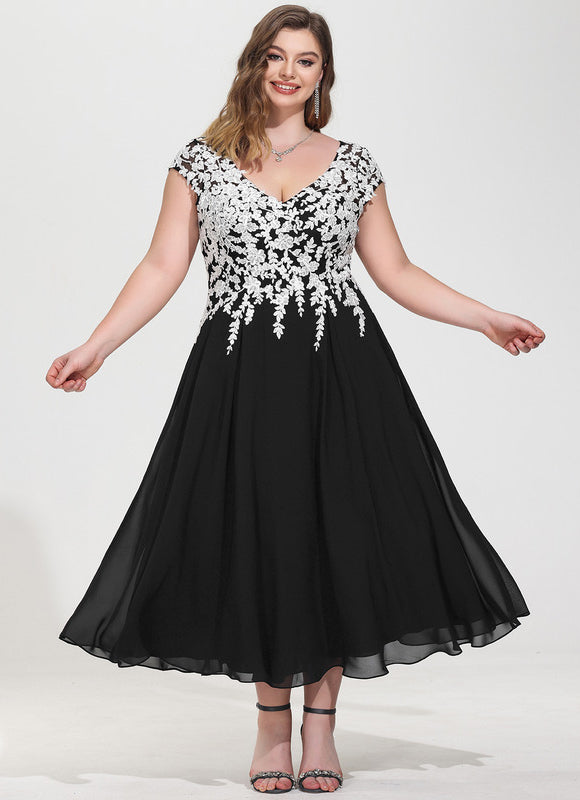 Robe Trapèze Chic À Broderies Blanches - gallery 8