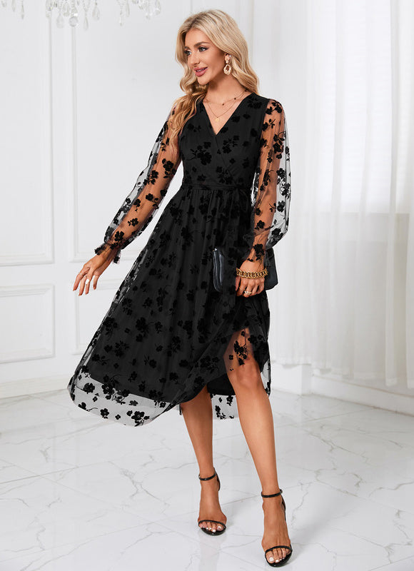 Robe Noire En Tulle Floral