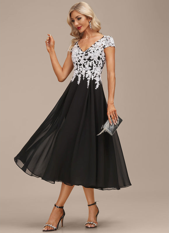 Robe Trapèze Chic À Broderies Blanches - gallery 2