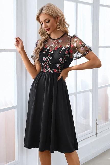 Robe Noir Broderie Anglaise