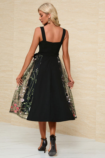 Robe Noire Chic À Tulle Brodé - gallery 1