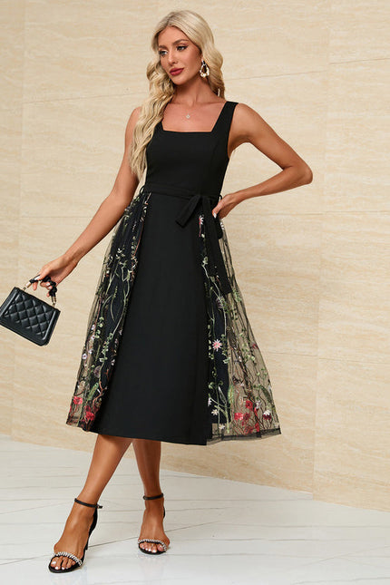 Robe Noire Chic À Tulle Brodé - gallery 5